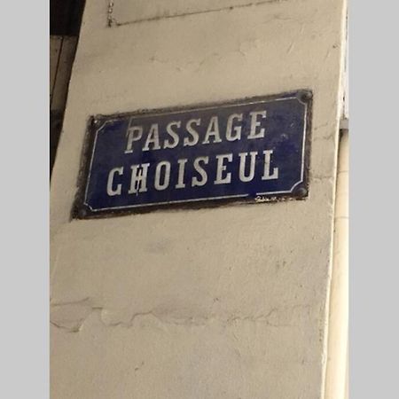 French Typical Apartment Paris Exterior photo